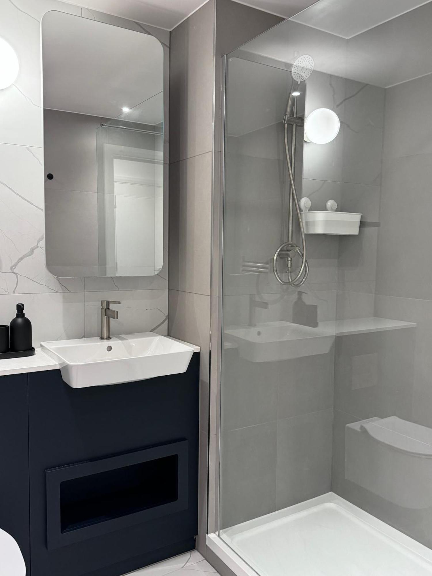 Modern Gem Near Excel & O2 Arena Balcony! * Londra