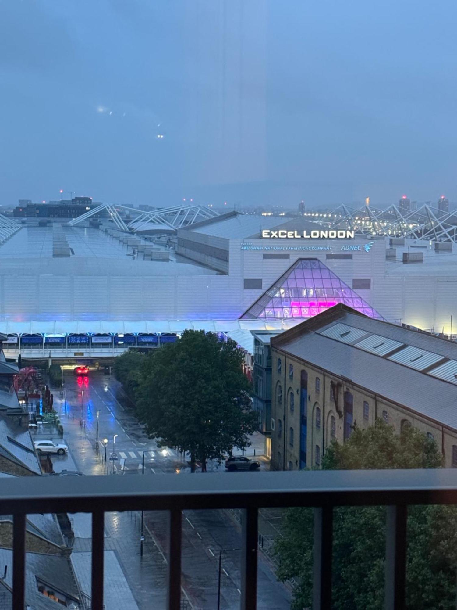 Apartament Modern Gem Near Excel & O2 Arena Balcony!