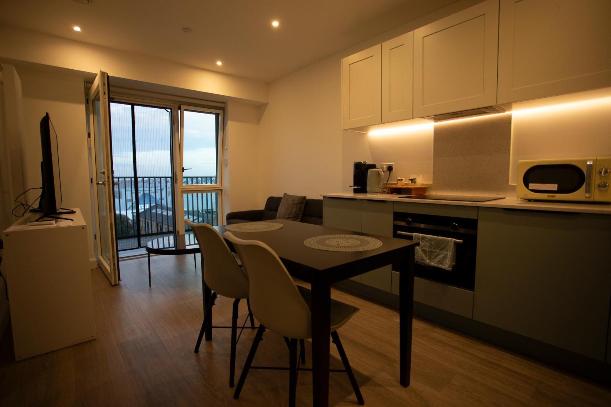 Apartament Modern Gem Near Excel & O2 Arena Balcony!
