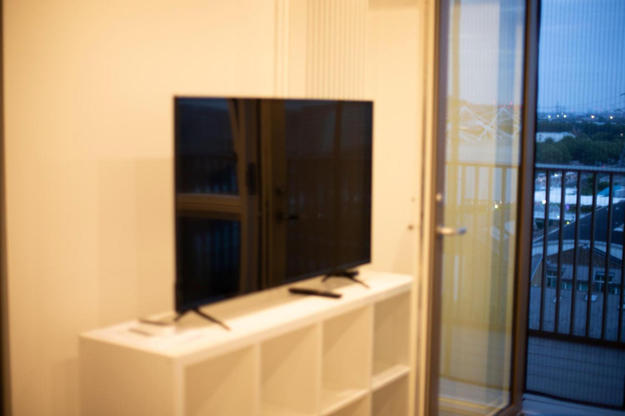 Modern Gem Near Excel & O2 Arena Balcony! Apartament Londra