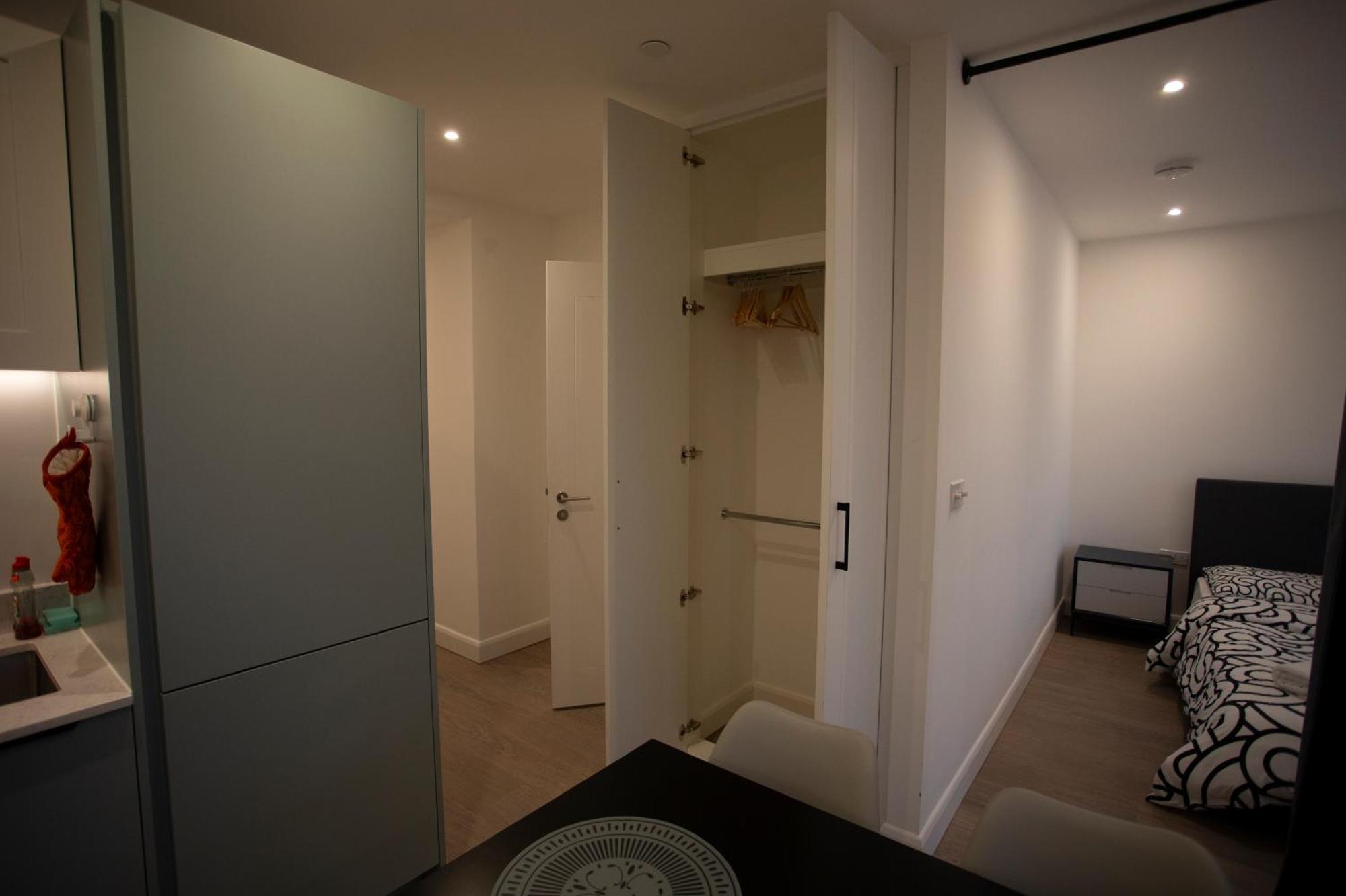 Modern Gem Near Excel & O2 Arena Balcony! Apartament *