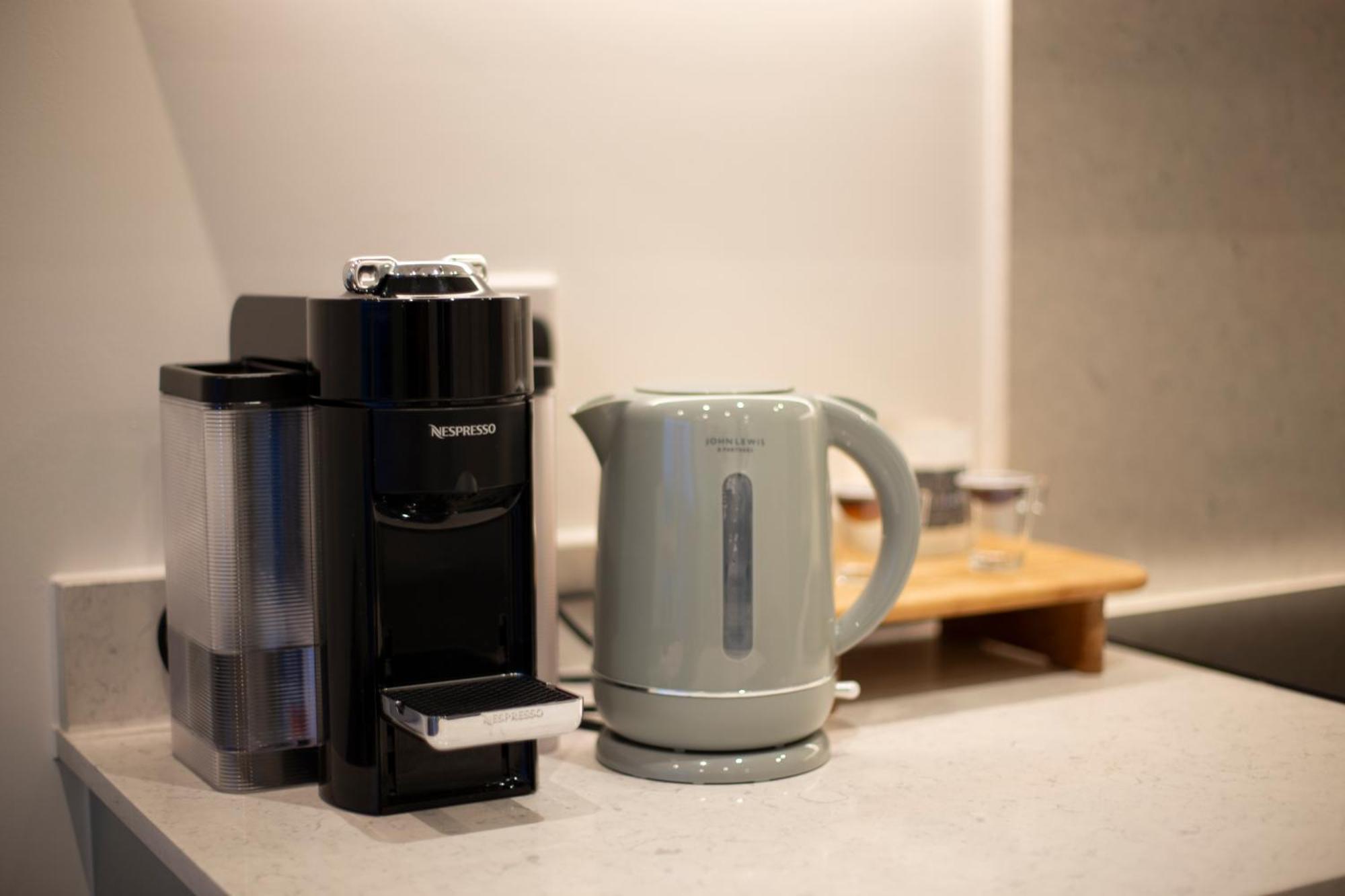 Apartament Modern Gem Near Excel & O2 Arena Balcony! Londra